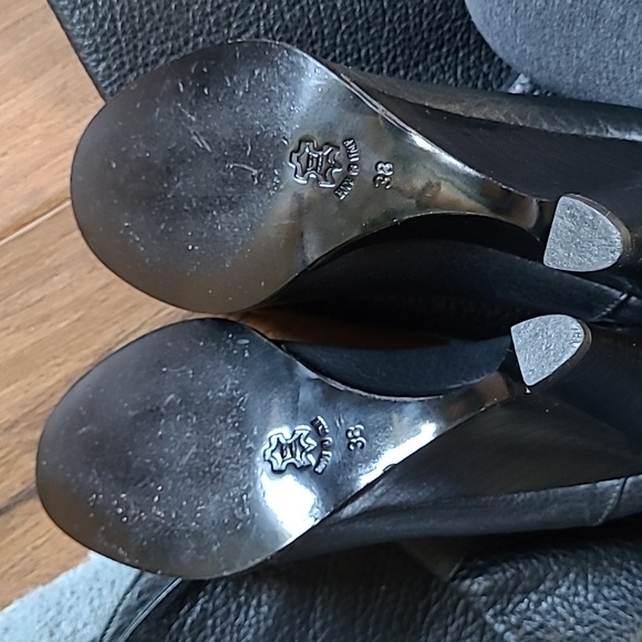 Gorgeous Black Leather Knee-High Wedge Boots - Picture 4 of 7